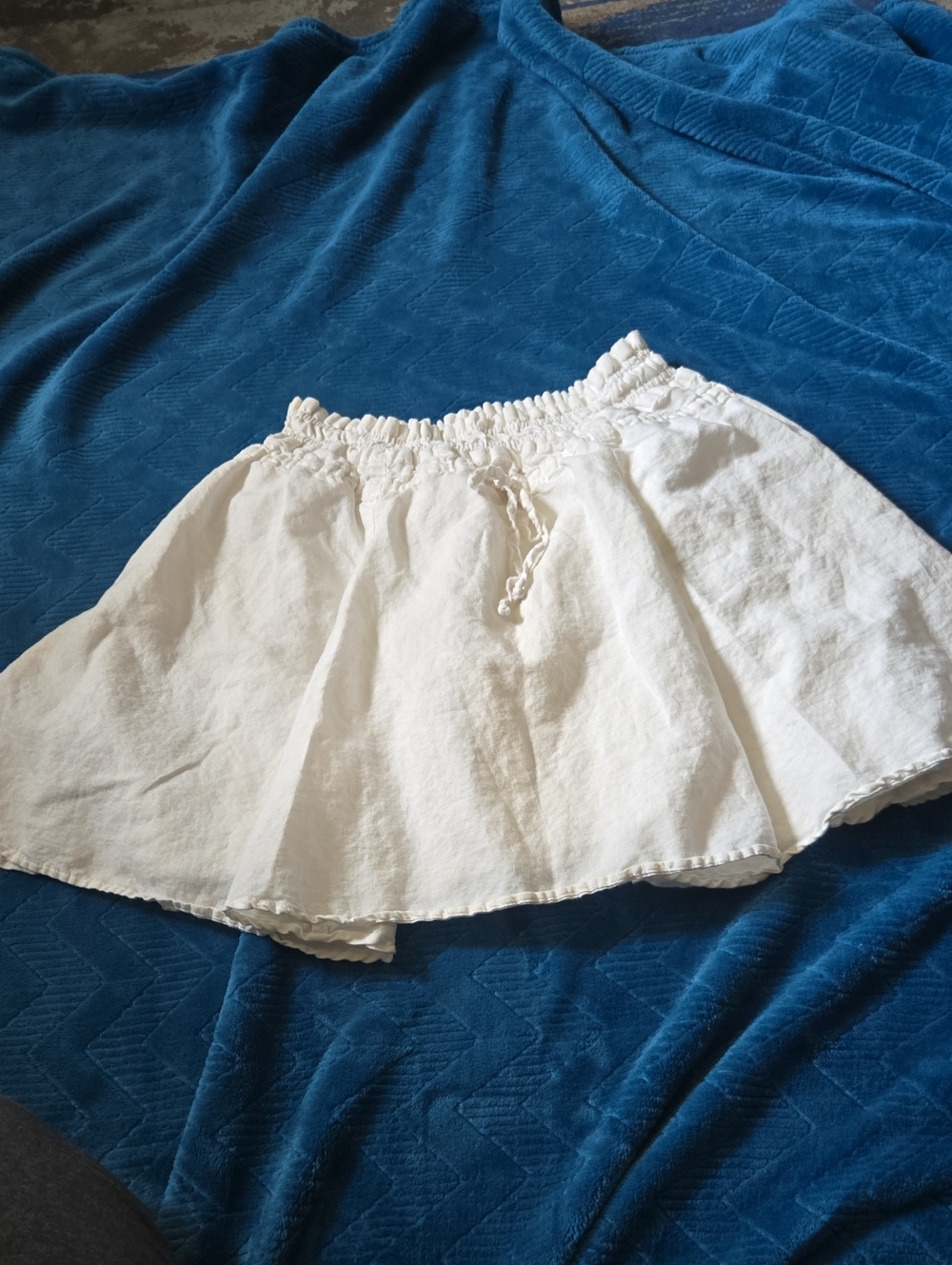 3/$20 Joe Fresh White Flowy Skirt